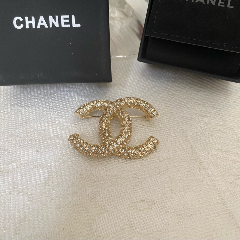 Chanel Women's Gold Crystal Brooch - Picture 7 of 8